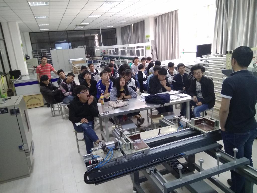 光伏专家张新鹏博士课堂现场